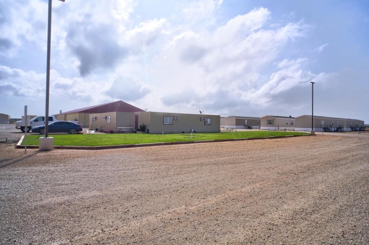 Ellipse Global Lodge Carlsbad Bagian luar foto