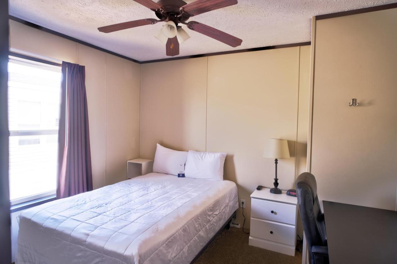 Ellipse Global Lodge Carlsbad Bagian luar foto
